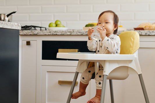 What Should Babies Really Be Drinking? A Parent’s Guide to Early Hydration